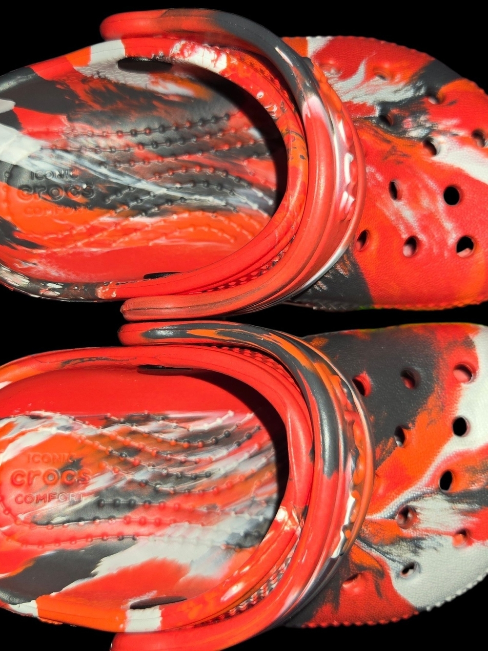 CROCS Kids Tie-Dye Red Orange Black White Classic Clog Sandals Size 6c